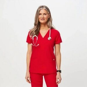 FIGS Casma 3 Pocket Scrub Top- Pop Red
